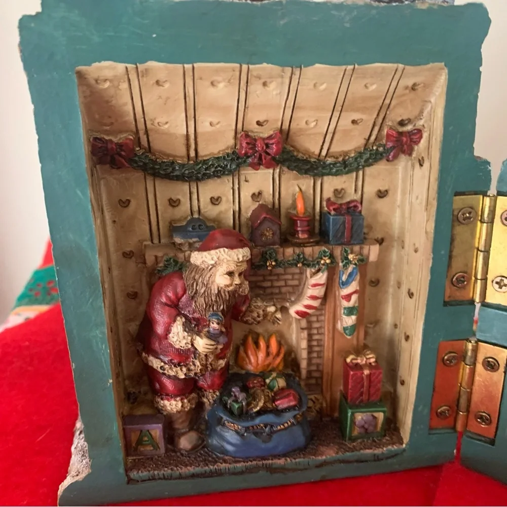 Vintage Santa Visiting House Diorama Decor - Picture 4 of 9